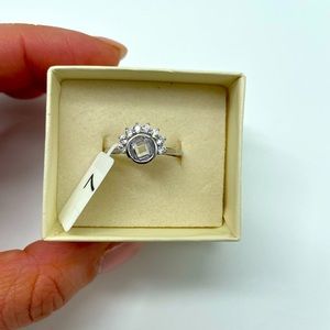 Sterling Silver Ring Size 7 Charmed Aroma Round Center Clear Stone